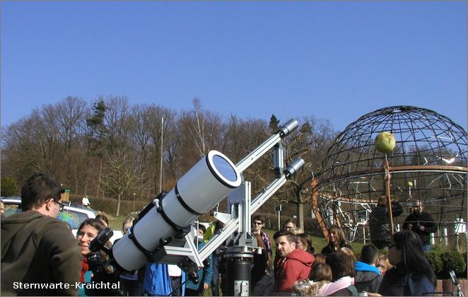 Teleskop mit Sonnenfilter bei der partiellen Sonnenfinsternis 20.03.2015 